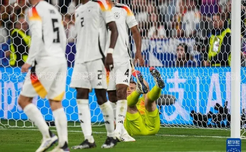 谈球吧体育app下载官网百度学术办公室装饰必备！足球运动员摆件，为办公室增添活力与创意！